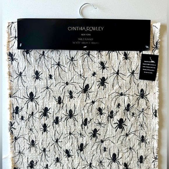 Spiders 🕷️ Table Runner - Picture 4 of 13